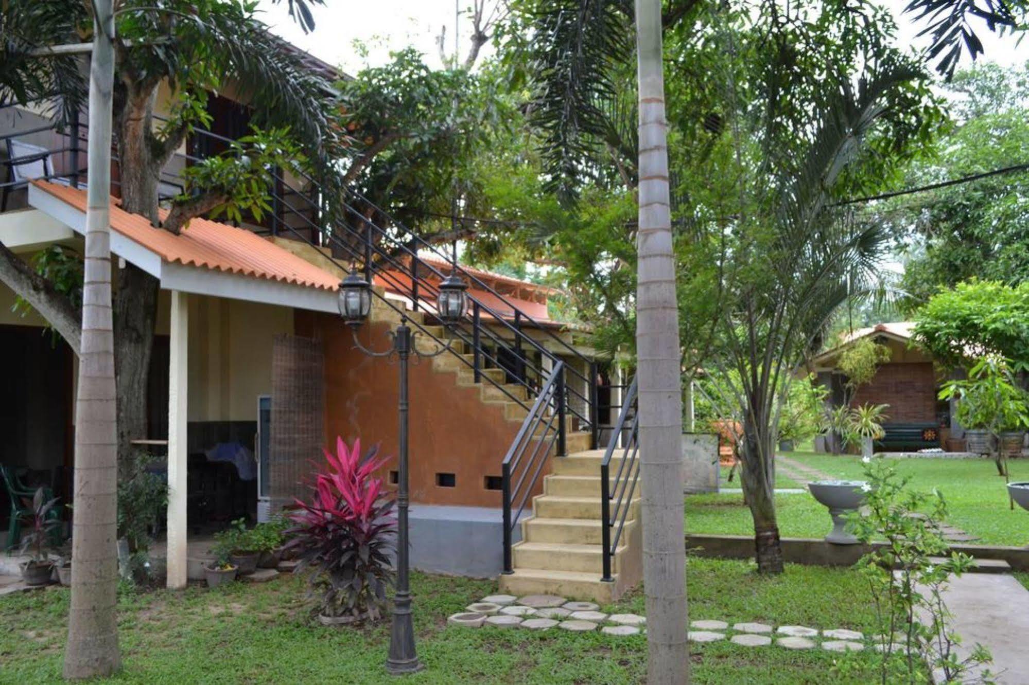 Hotel Morning Star Mirissa Exterior foto